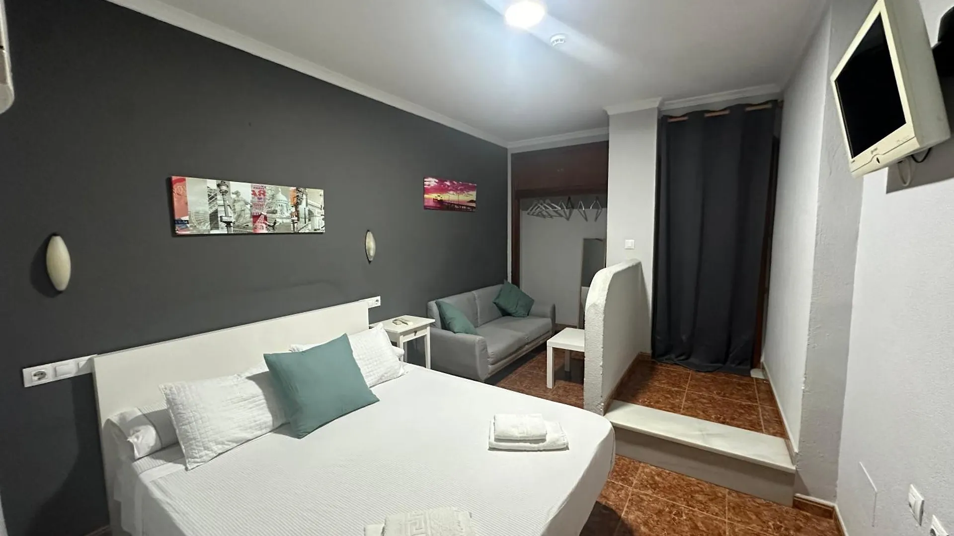 טריפה Apartamentos & Rooms Jp ספרד